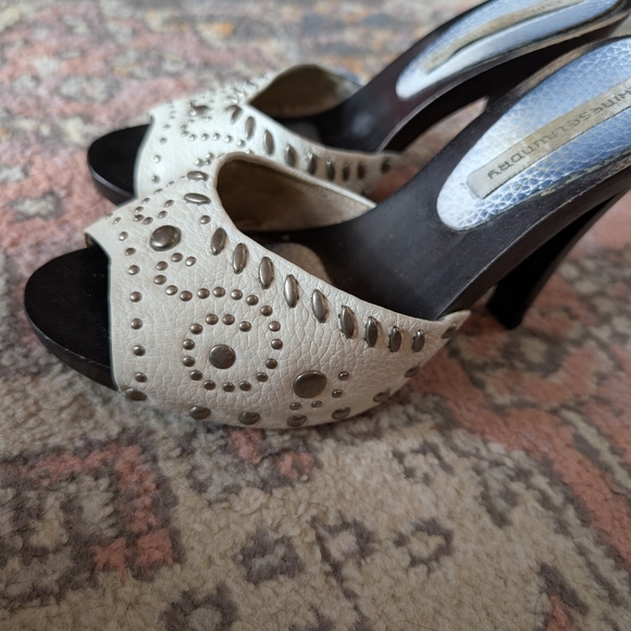 Chinese Laundry Studded Cream and Black Heels - Picture 6 of 8